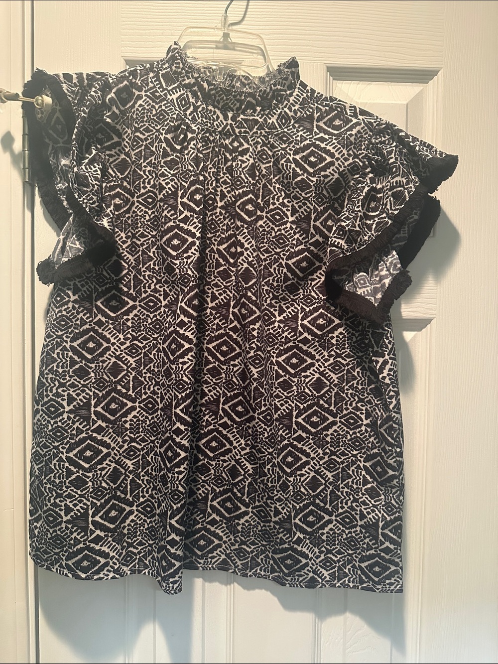 THML Black and White Geometric Pattern Flutter Sleeve Blouse